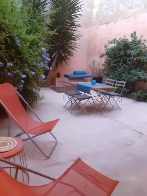 Arlette La Petite Maison Arlesienne